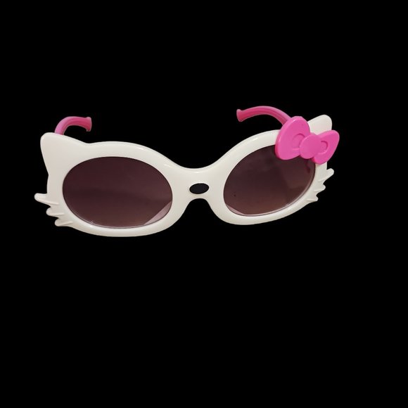 New Hello Kitty Sunglasses - Picture 2 of 3